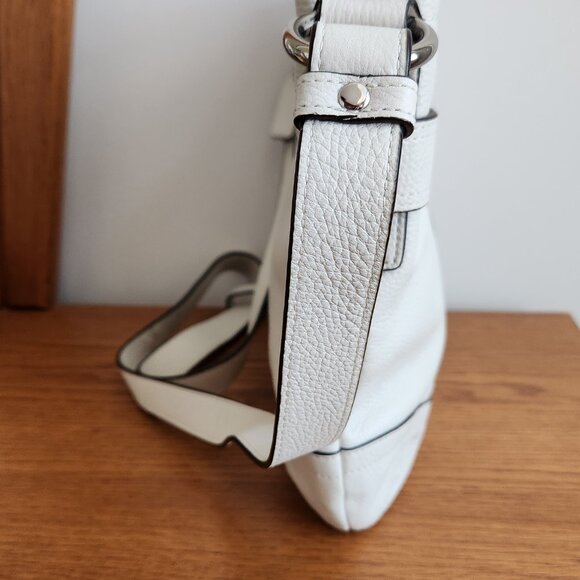 COACH WHITE PEBBLED LEATHER CHAIN DUFFLE SHOULDER BAG D1280-F19722 - Picture 8 of 12